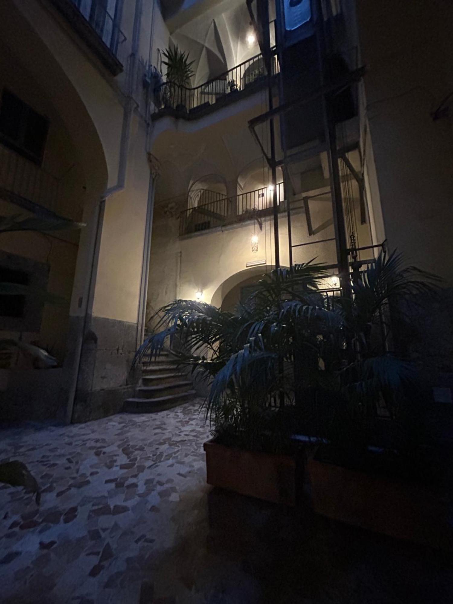 Anni Apartment Chiaia Naples Exterior photo