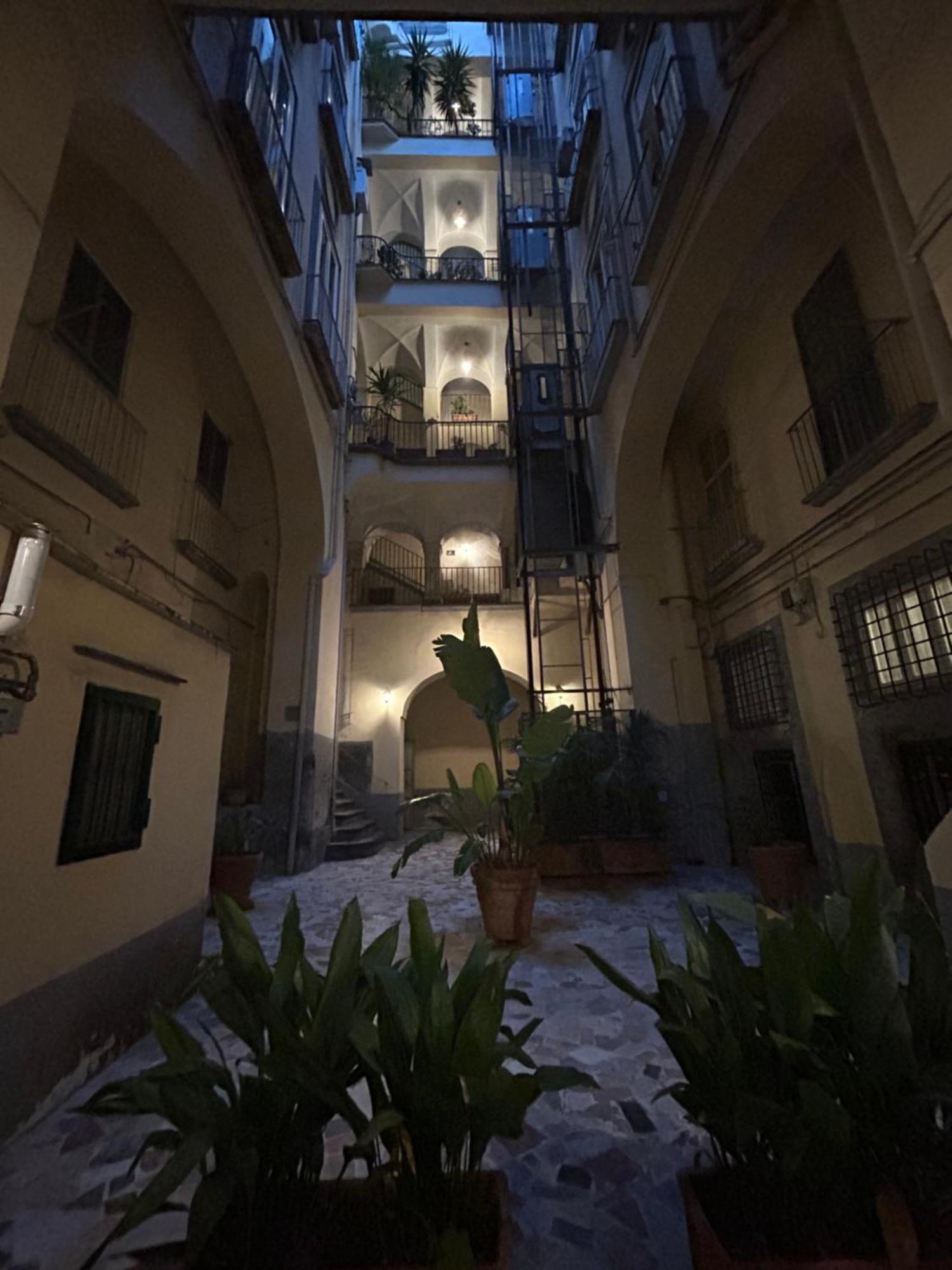Anni Apartment Chiaia Naples Exterior photo